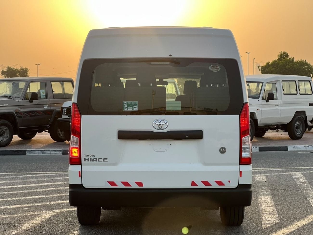 Toyota Hiace 2021 Toyota Hiace 3.5L V6 - Passenger - Manual - Patrol   13 Seater - No Accident -
