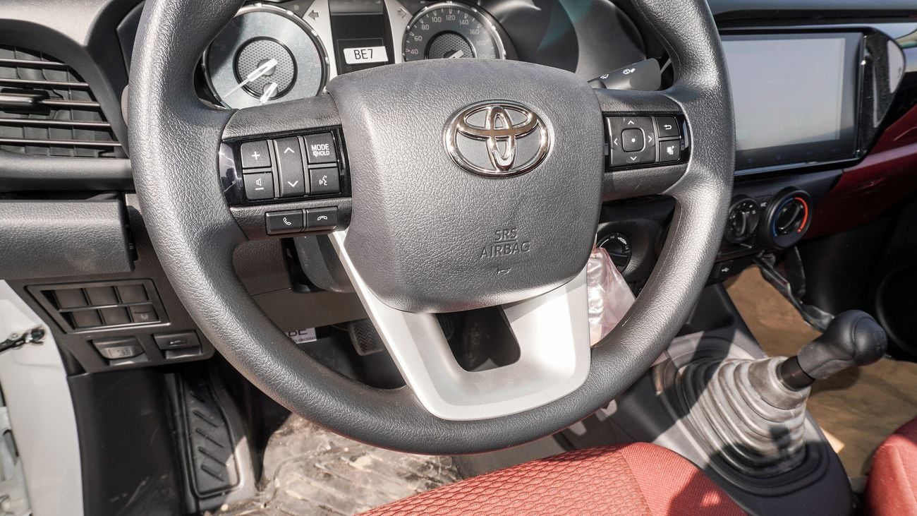 تويوتا هيلوكس 2.7L Single Cabin 4WD M/T