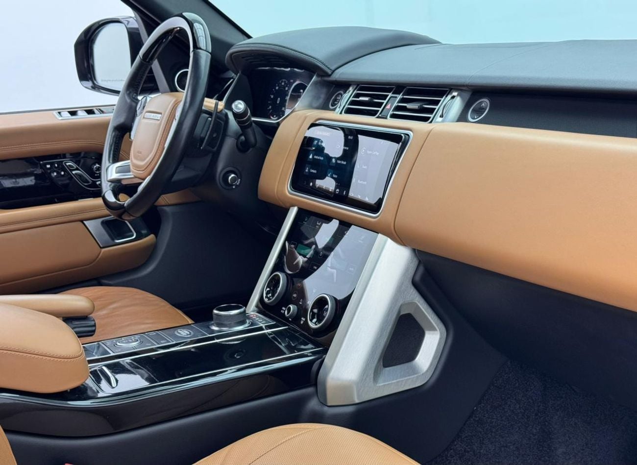 Land Rover Range Rover 2020 Range Rover Vogue SE Supercharged P525, 11/2027 Range Rover Warranty, Excellent Condition, GCC