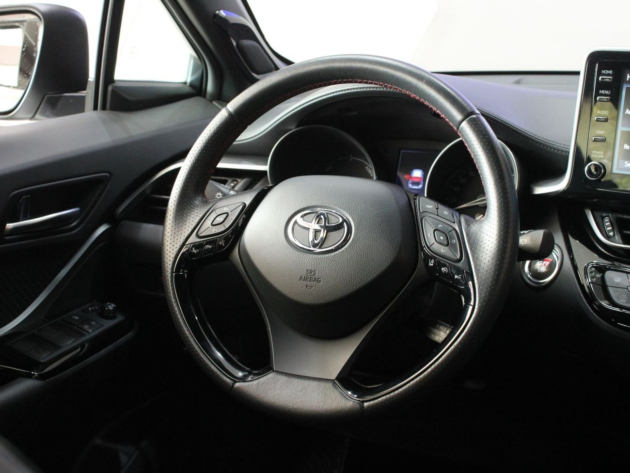 تويوتا CHR C-HR HYBRID