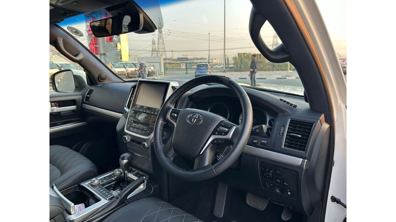 تويوتا لاند كروزر -