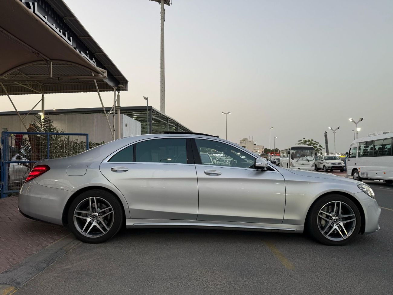 مرسيدس بنز S 560