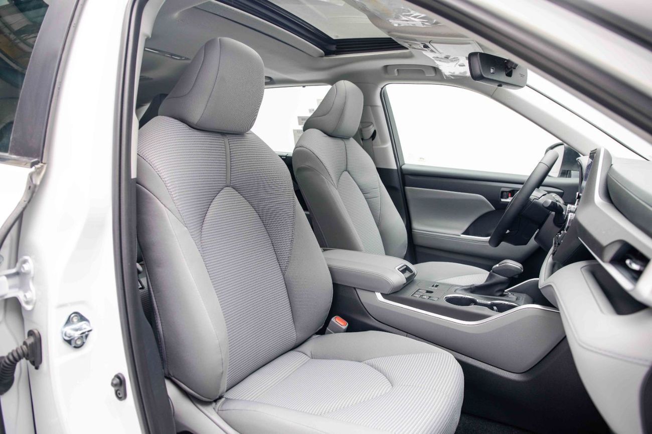 تويوتا هايلاندر GLE 2.5L Hybrid - Platinum White Pearl Inside Grey | Export Only