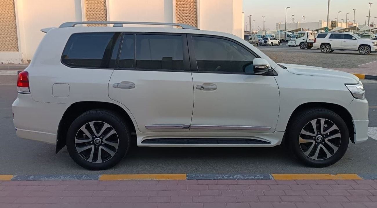 Toyota Land Cruiser GXR 2013 v8 change 2021kt