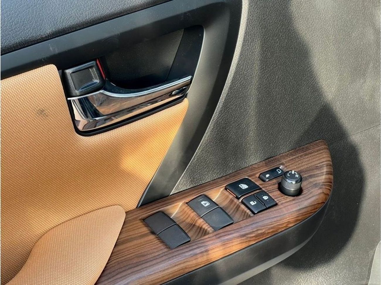 تويوتا فورتونر TOYOTA FORTUNER (TGN156) 2.7L SUV 4WD 5Doors