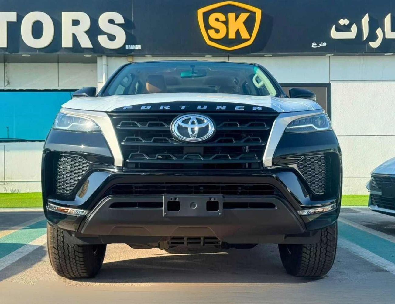 تويوتا فورتونر EXR SR5 MID OPTION , OM || 2.7L PETROL V4 A/T 4WD | AUTO AC  (CODE # FPE1)