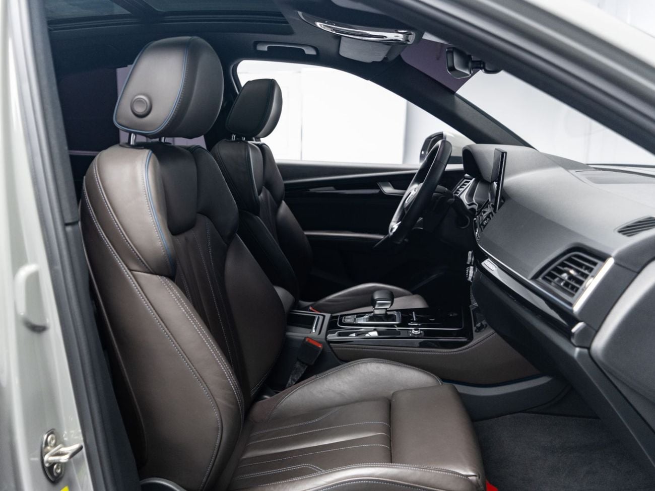 Audi Q5 45 TFSI SPORTBACK S-LINE BUY NOW, PAY 2027 | THE BLACKLINE STANDARD | 2027 Audi Warranty + Service Contract, GCC