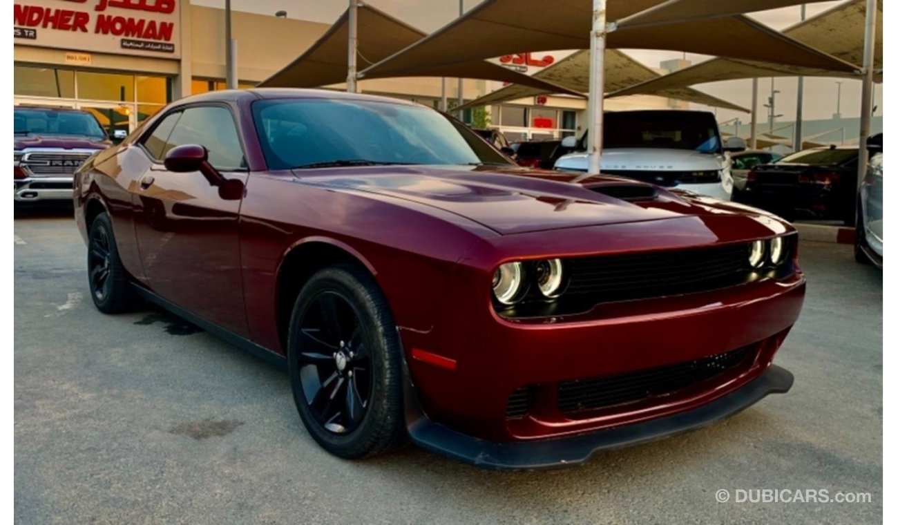 Dodge Challenger Dodge Challenger 2017     Screen    Bluetooth    Cruise control    Behind the steering wheel control