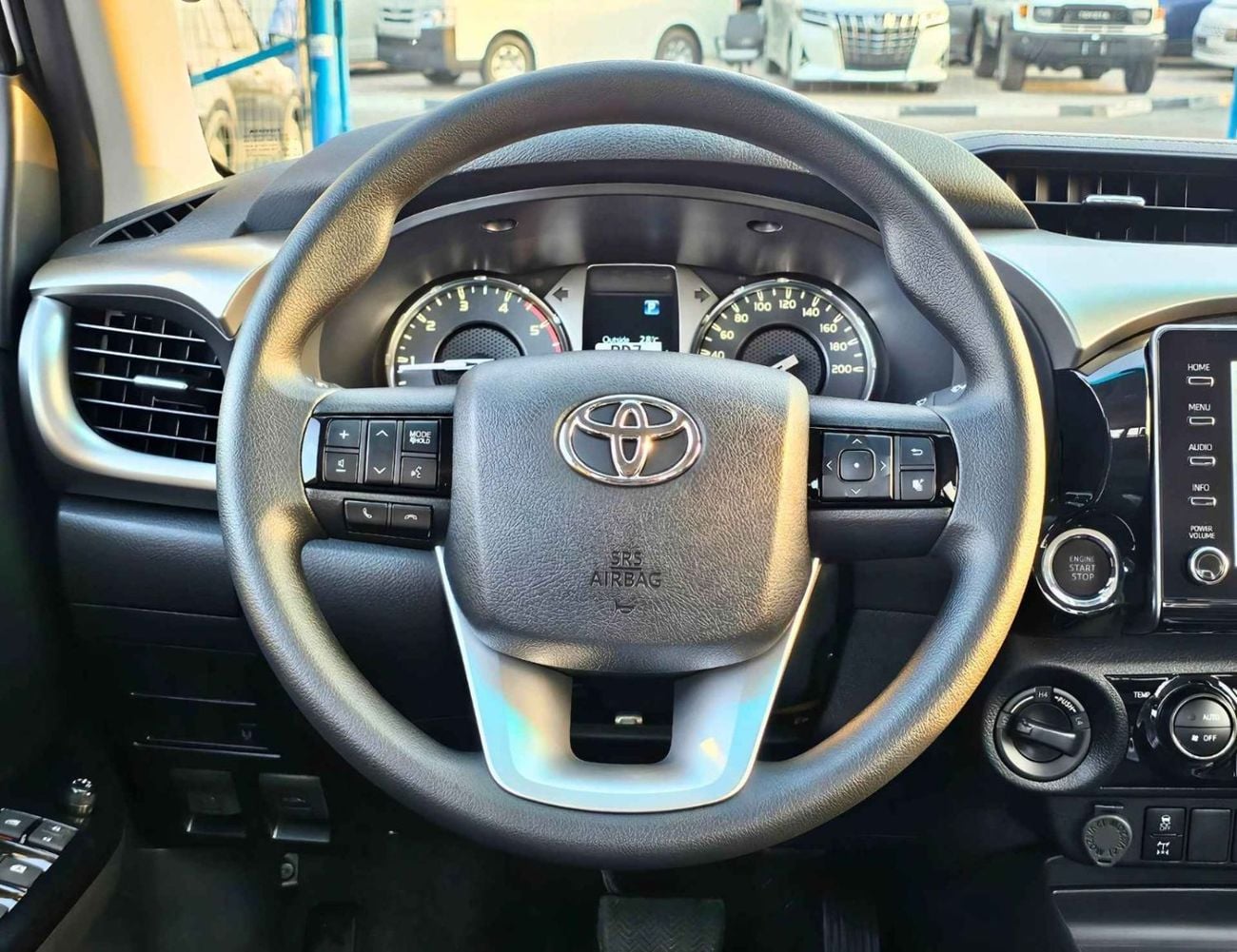 تويوتا هيلوكس SR5 WIDE BODY WITH HUK / 2.4L DIESEL A/T / REAR CAMERA / 4WD (CODE # HLD5J)