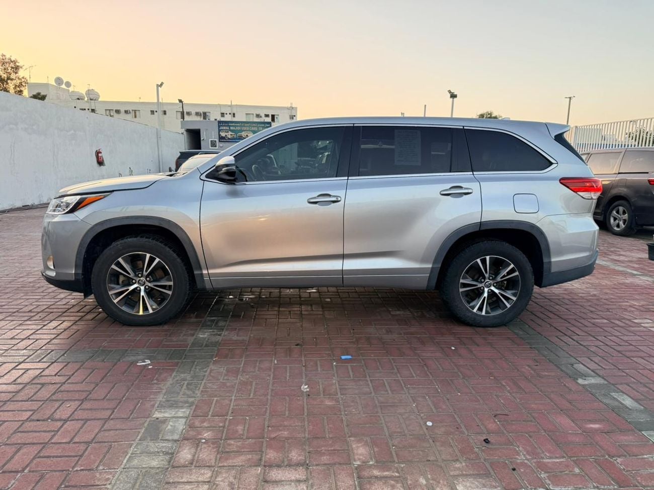 Toyota Highlander 2017 TOYOTA HIGHLANDER LE SILVER  READY 5TDZZRFH7HS209940