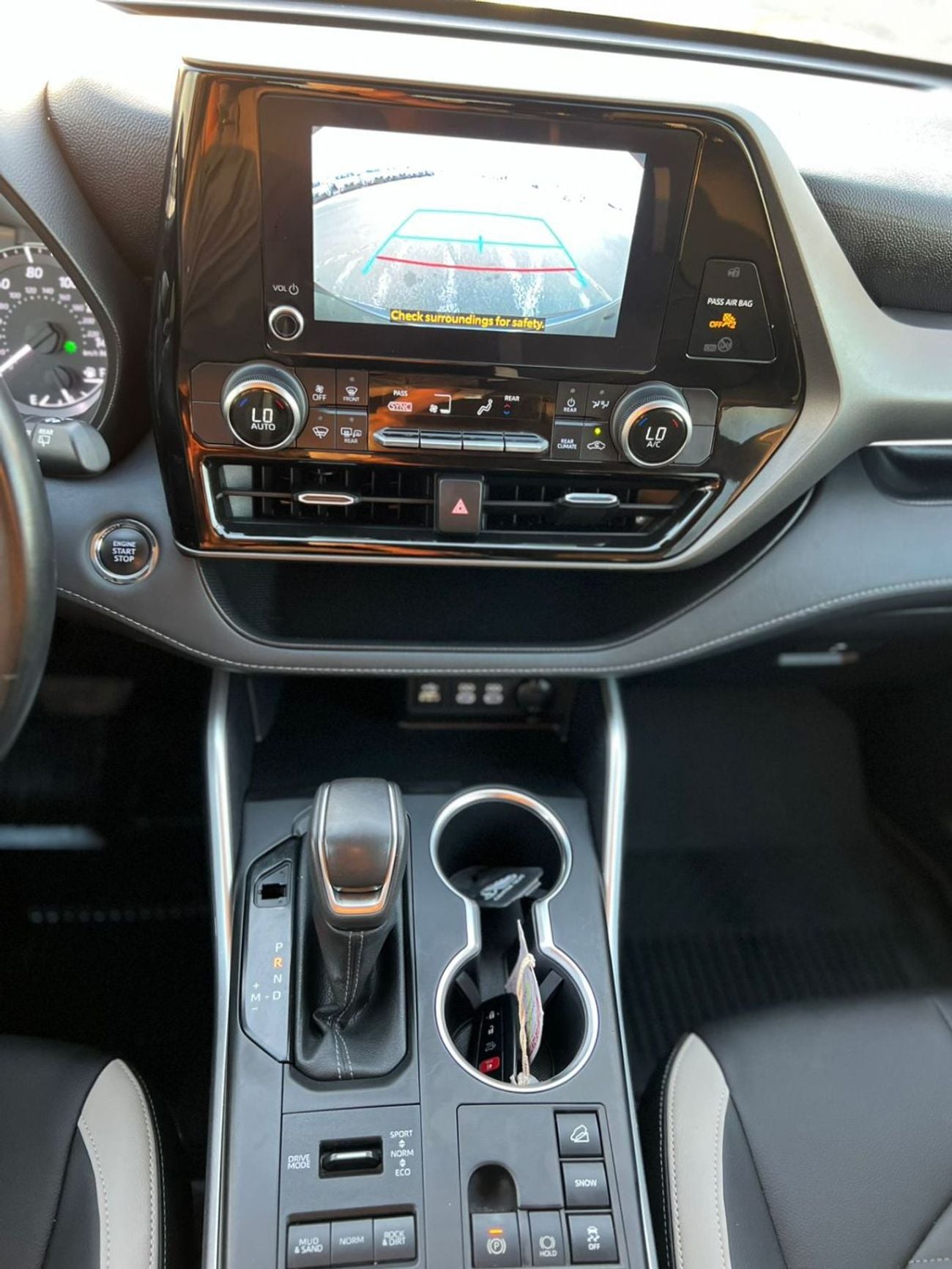 Toyota Highlander LE HEV 