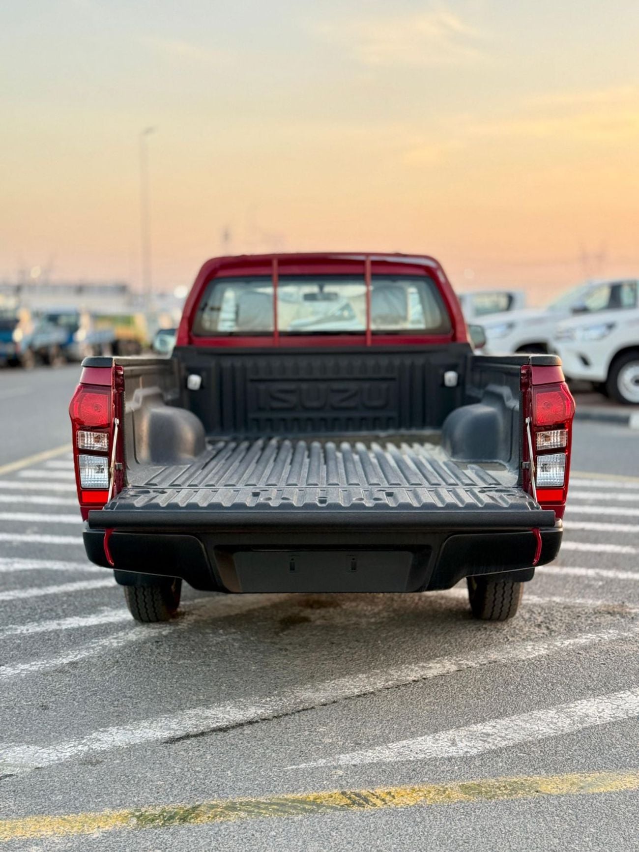 Isuzu DMax ISUZZ -D-MAX - SiNGLE CAB - 4x2 - 2.5L - DiESEL - RED