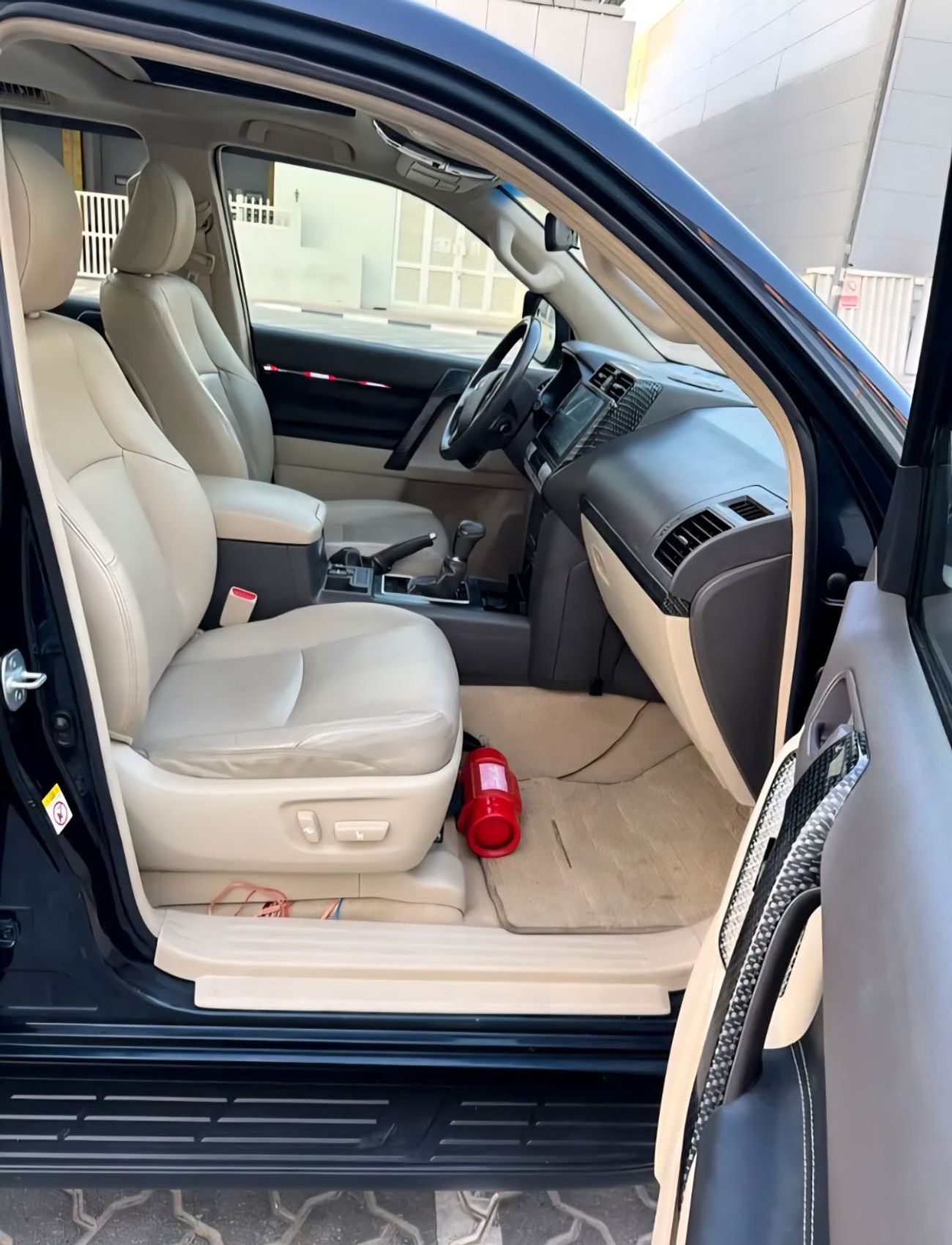 تويوتا برادو LHD VXR (Top of the Option) 4.0L V6 1GR Petrol engine Automatic Gear 4WD 7 Seats 5 Door