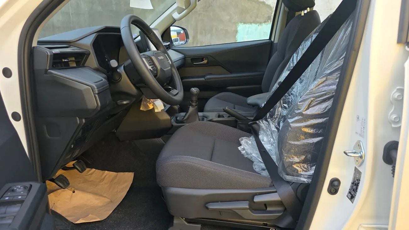 Toyota Hilux Hilux E 2.8L MT