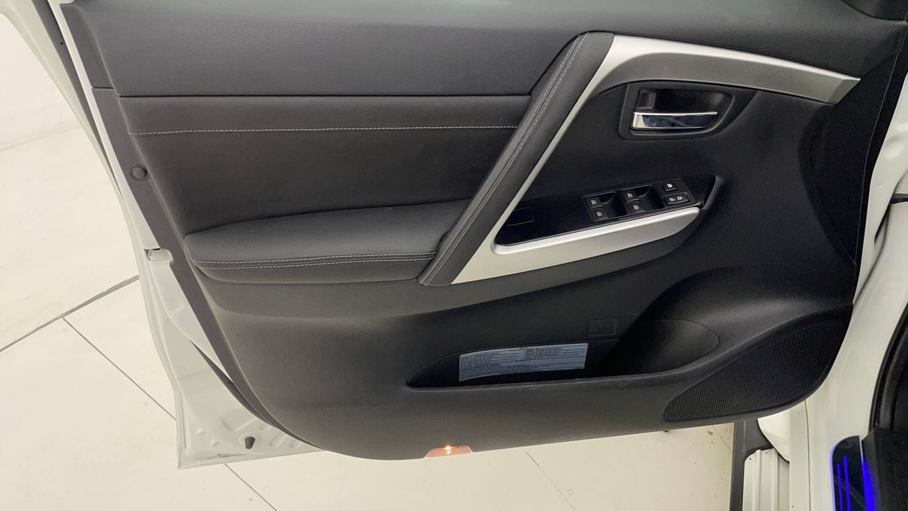 ميتسوبيشي مونتيرو سبورت GLS MIDLINE 3 | بدون دفعة مقدمة | اختبار القيادة في المنزل