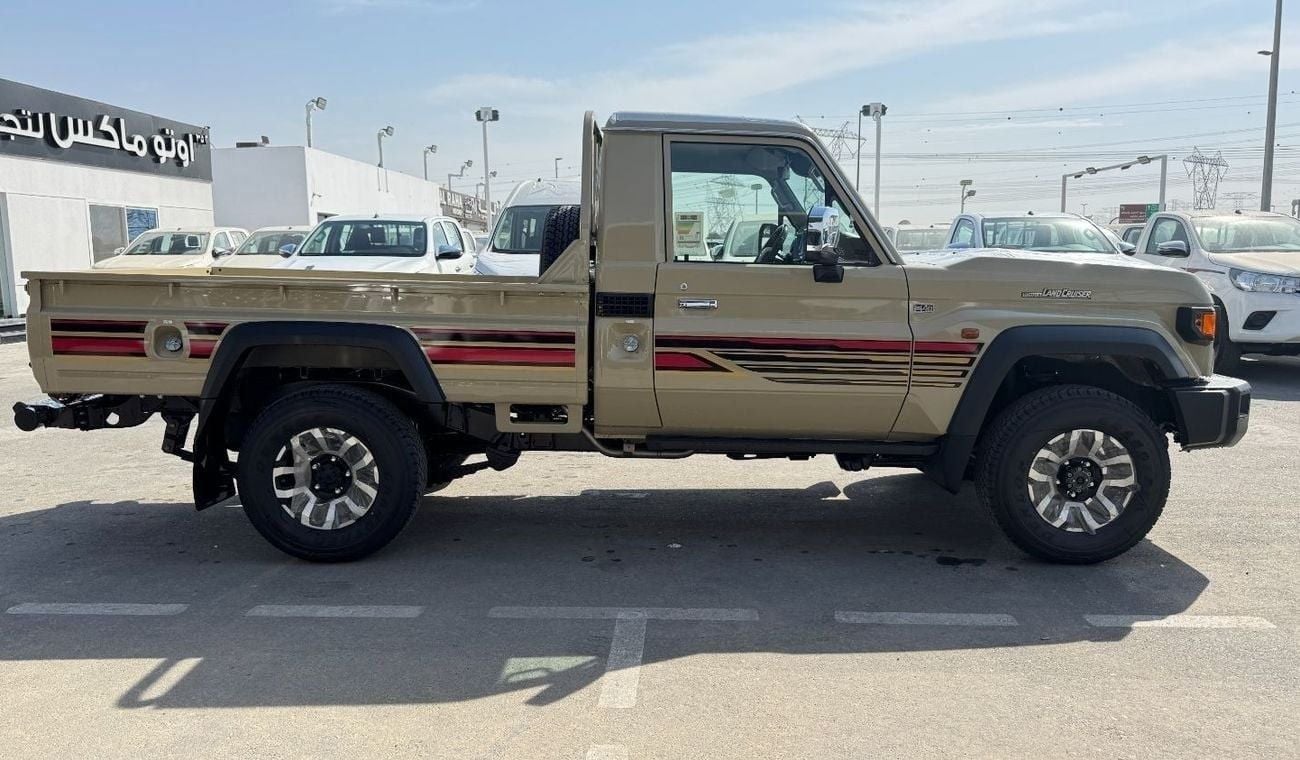 Toyota Land Cruiser Pick Up (LC) 79 SINGLE CABIN (LX) AT 4.0L GASOLINE 2025