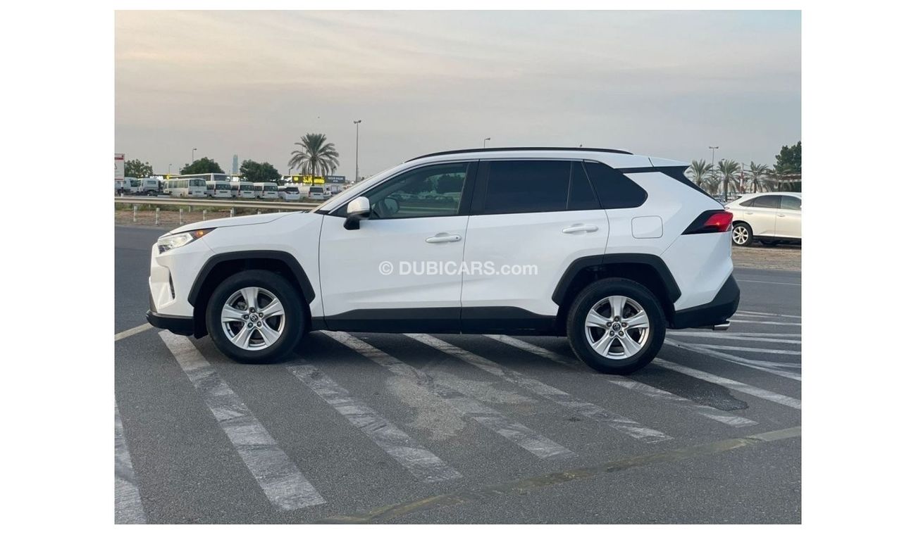 Toyota RAV4 2020 Toyota RAV4 XLE 2.5L V4 -