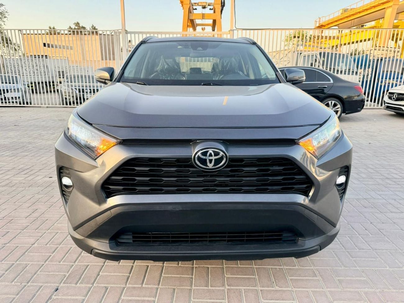 Toyota RAV4 2020 TOYOTA RAV4 XLE 4x4 PREMIUM AWD FULL OPTION READY  Gray