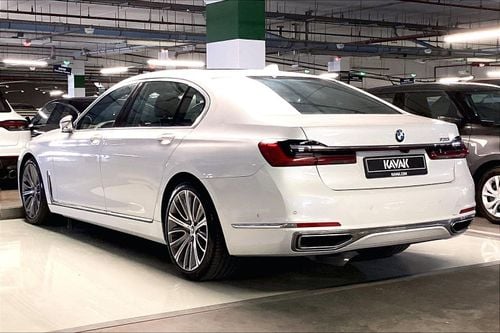 بي أم دبليو 730Li Excellence | National Day Celebration | شامل الضمان | 0 ﺪﻔﻋﺓ ﺃﻮﻟﻯ