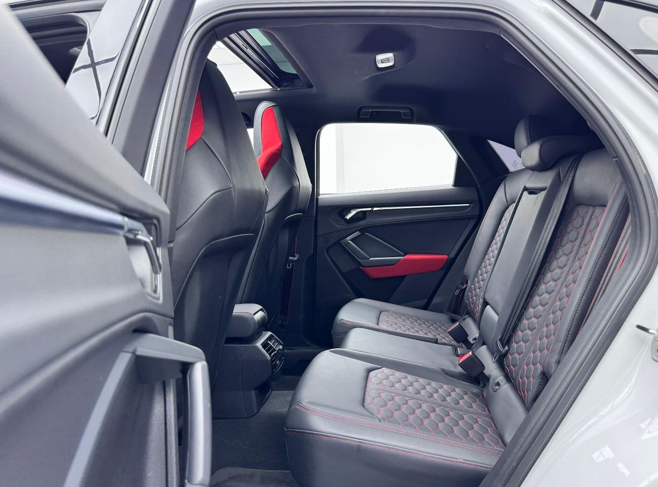 أودي RSQ3 Sportback TFSI quattro 2.5L 2024 Audi RSQ3 Sportback, 2029 Audi Warranty + Service Pack, Full Audi S