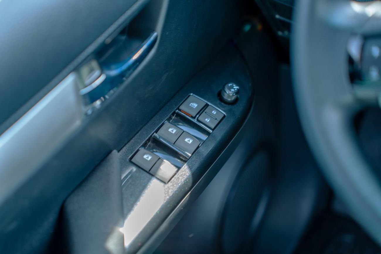 تويوتا هيلوكس Toyota Hilux SRS 2025 4WD Double cab 2.4L Diesel Transmission