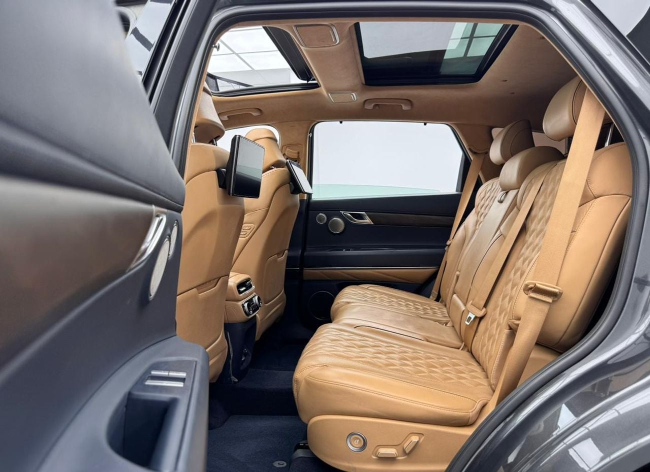 Genesis GV80 Royal 3.5L AWD 2023 Genesis GV80 Royal Edition, Genesis Warranty + Service Pack, Full Genesis Servic