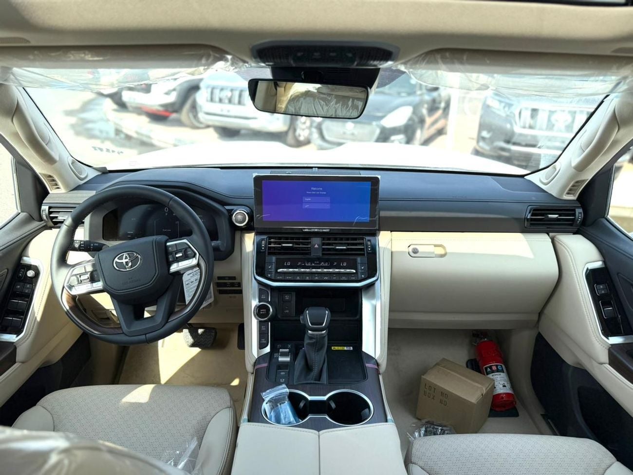Toyota Land Cruiser VXR 4.0L V6 White 2026 GCC Omani