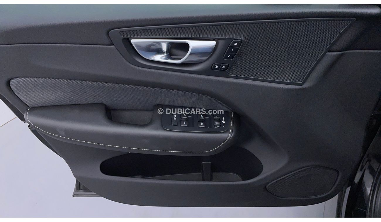 Volvo XC60 T5 R DESIGN 2 | Zero Down Payment | Free Home Test Drive