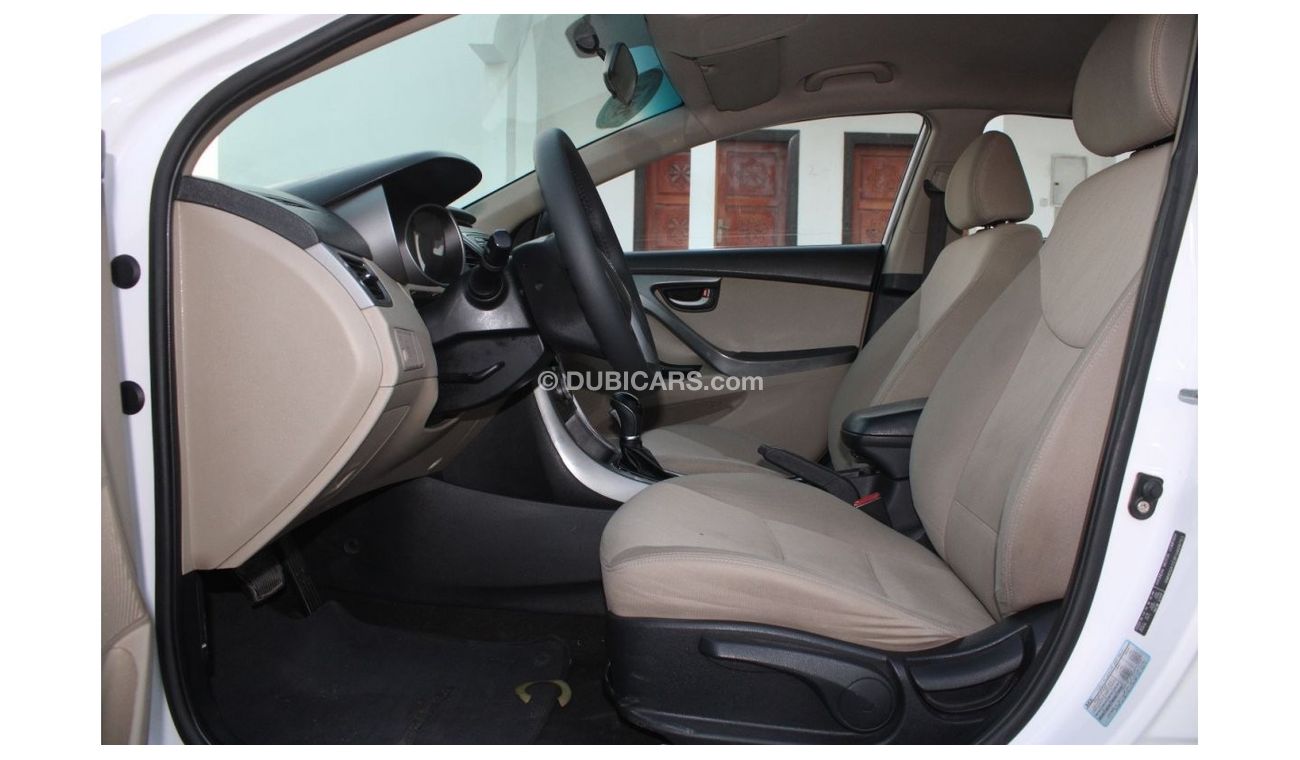 Hyundai Elantra Hyundai Elantra 2015 GCC 1600cc, in excellent condition, without accidents, very clean from inside a