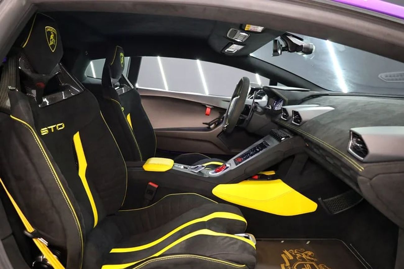 Lamborghini Huracan STO, Carbon Fiber Pack, Full Aero Kit, Apple CarPlay, Dealer Warranty!!