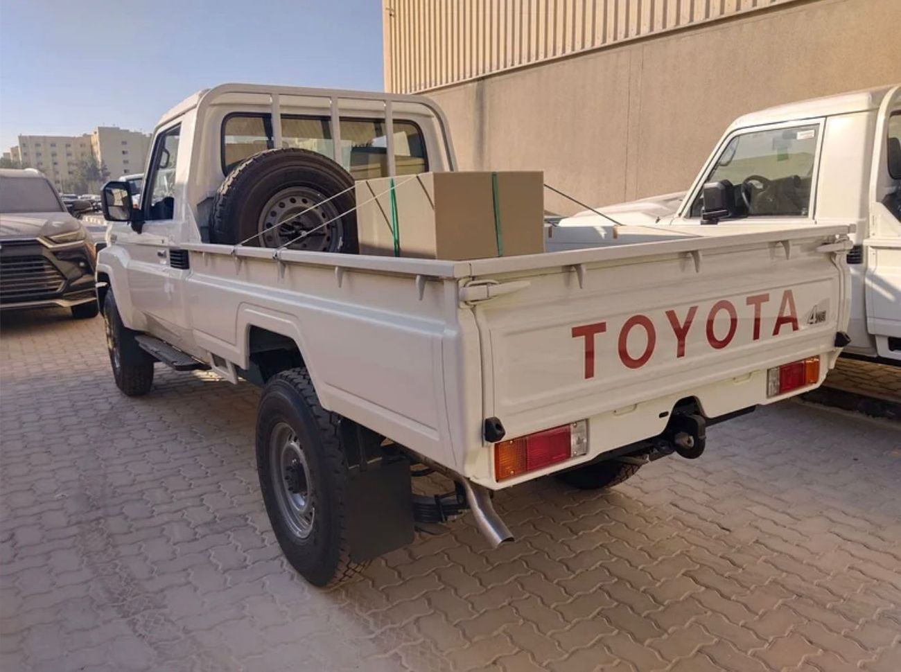 تويوتا لاند كروزر بيك آب SC 4.0L LAND CRUISER LC79 SC 4.2L DIESEL 2025