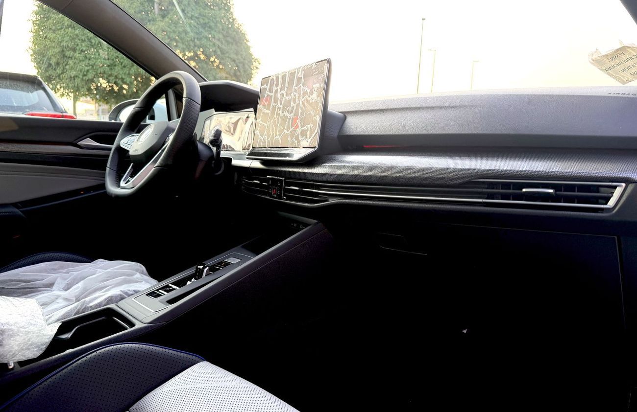 فولكس واجن جولف Golf R-Line 300TSI 2025