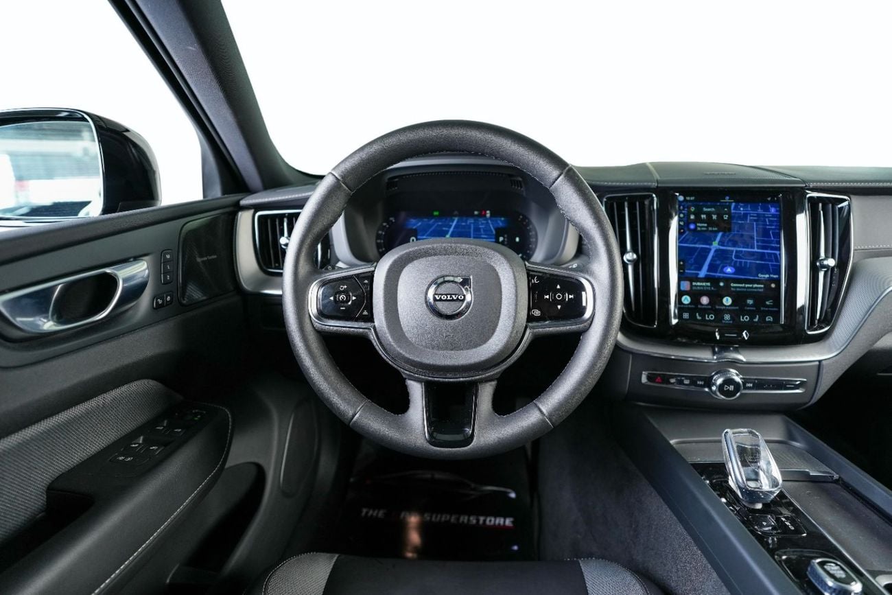 فولفو XC 60 ULTIMATE DARK عقد ضمان وخدمة من شركة الفطيم في دول مجلس التعاون الخليجي - بحالة ممتازة