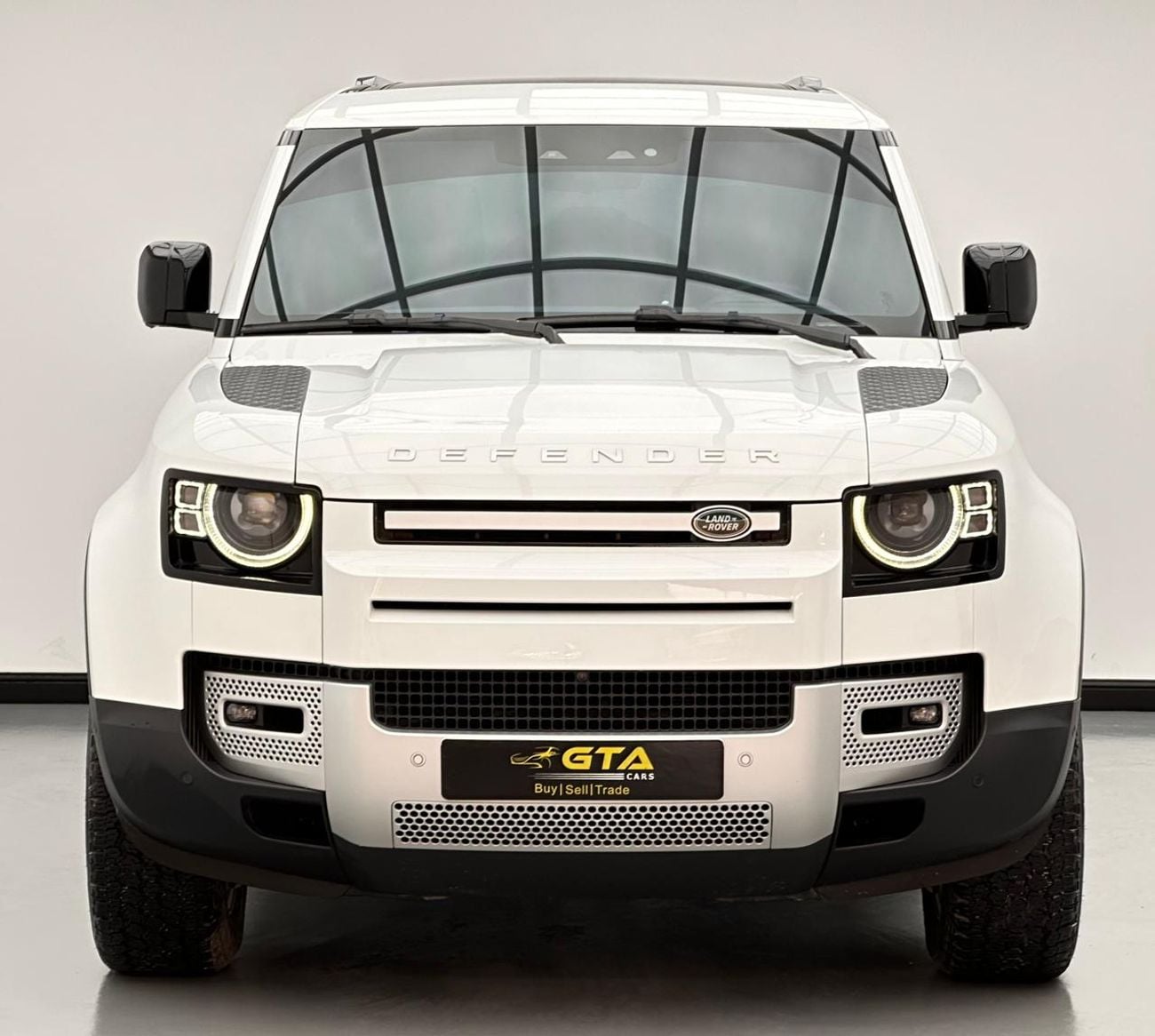 Land Rover Defender 2024 Land Rover Defender 110 HSE, 11/2028 Warranty, 01/2029 Service Contract, Land Rover FSH, GCC