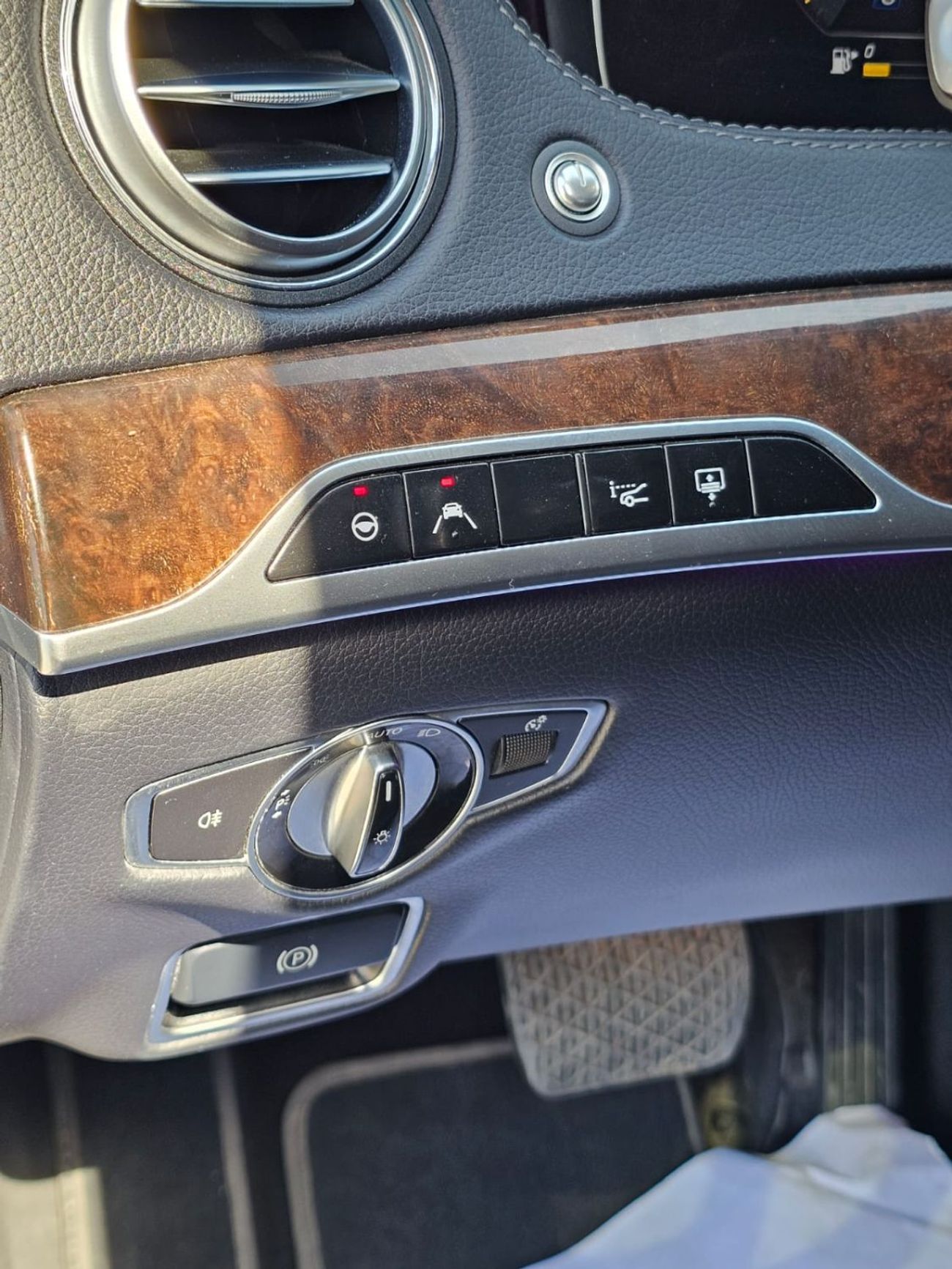 Mercedes-Benz S 560 Std 4.0L (463 HP)