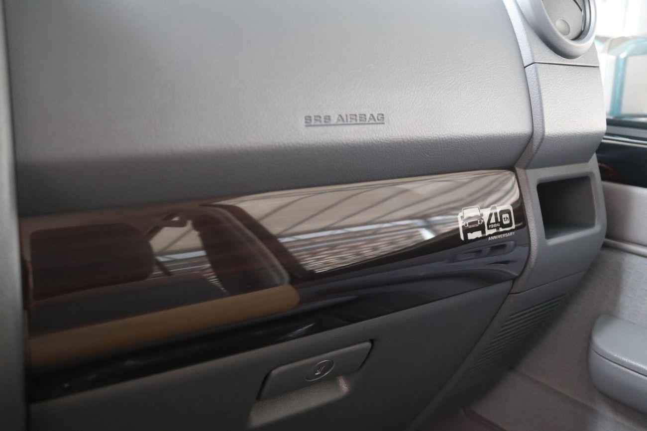 Toyota Land Cruiser 70 GRJ76 4.0 V6 PETROL M/T 40th ANNIVERSARY **EXPORT ONLY**التصدير فقط خارج الخليج***