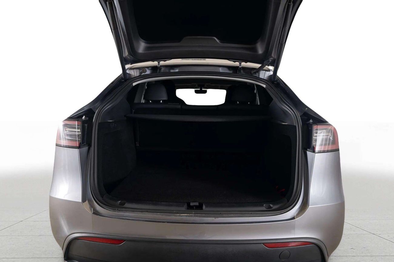 Tesla Model Y LONG RANGE