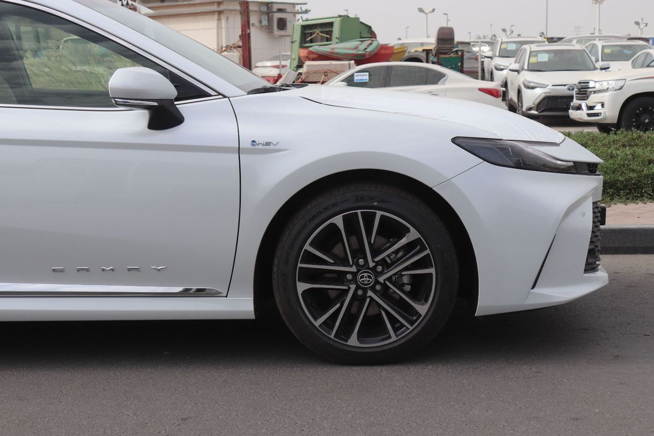 Toyota Camry 2.5LE, KEYLESS ENTRY,PUSH START, PANORAMIC ROOF, ALLOY WHEELS, MODEL 2026