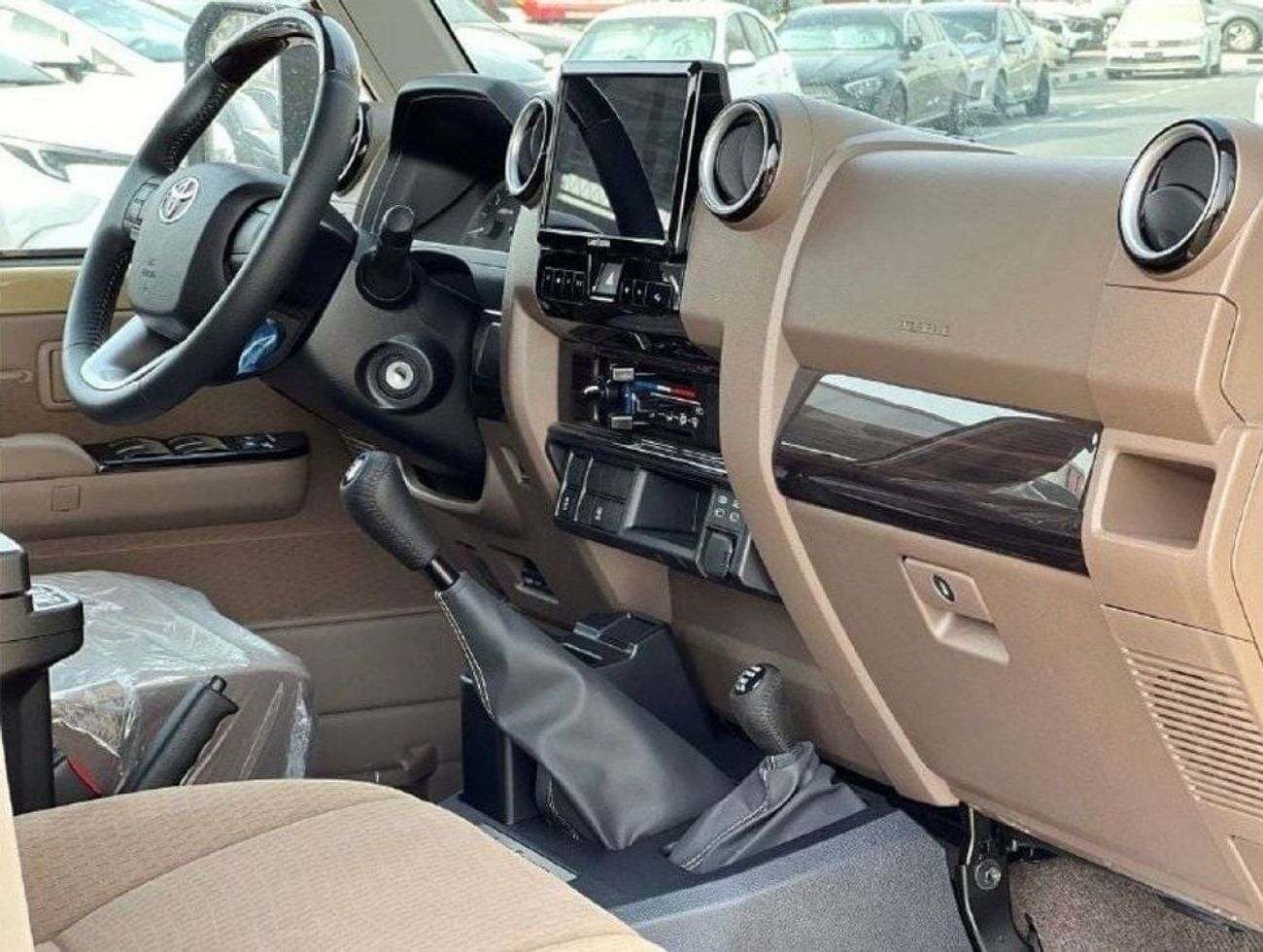 تويوتا لاند كروزر 70 LC76 4.0L PTR M/T // 2024 // HIGH OPTION WITH DVD & BACK CAMERA , POWER WINDOWS , COOL BOX // SPECIA