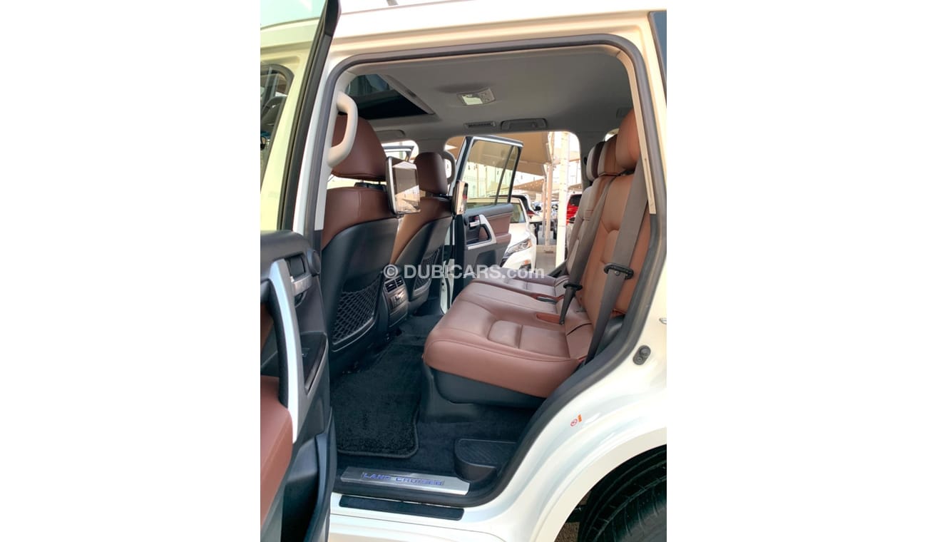 Toyota Land Cruiser VXR