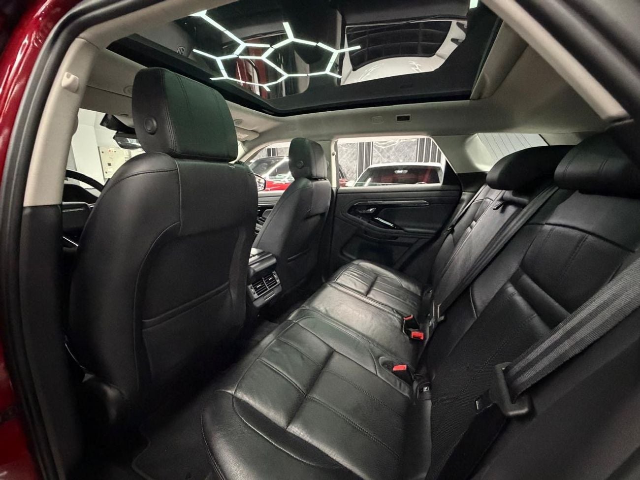 لاند روفر رانج روفر إيفوك P200 HSE 2.0L