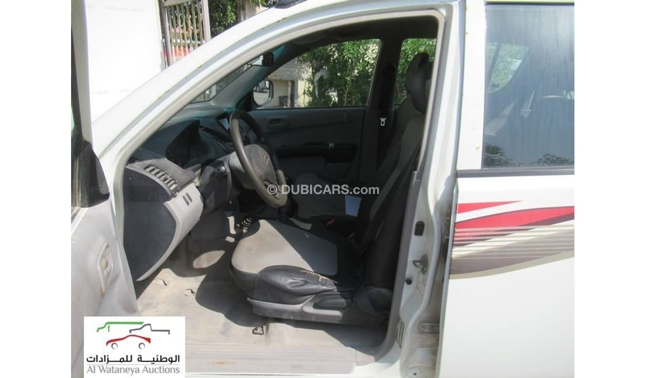 Mitsubishi L200 Mitsubishi L200 D/c pick up 4x2,Diesel,Model:2014. Excellent condition