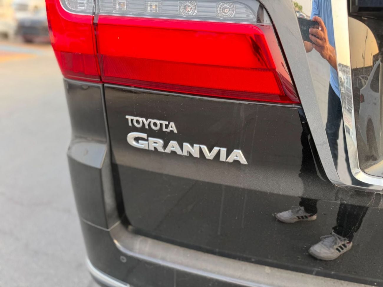 Toyota Granvia PREMIUM