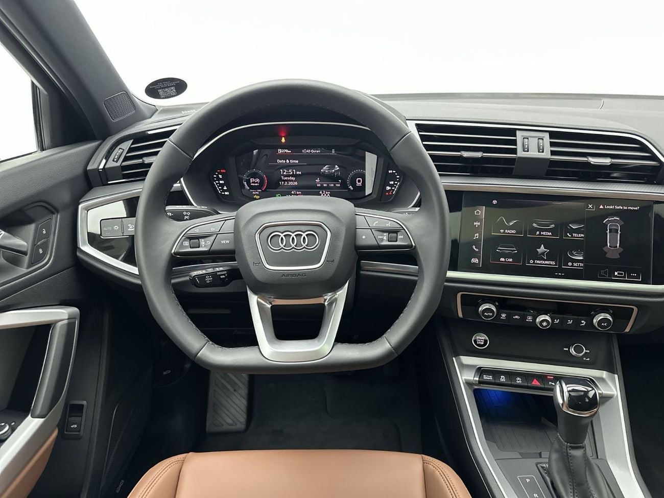 أودي Q3  Q3 Sportback 40 TFSI quat 180hp S line (Ref# 02130)