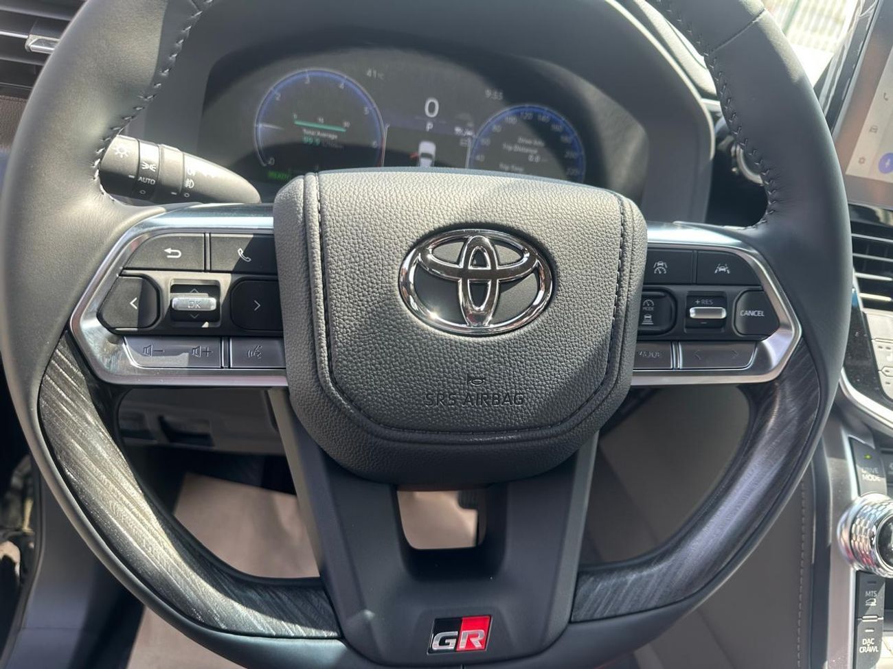 Toyota Land Cruiser 2025 Toyota Land Cruiser 300 GR-Sport 3.5L AT Hybrid