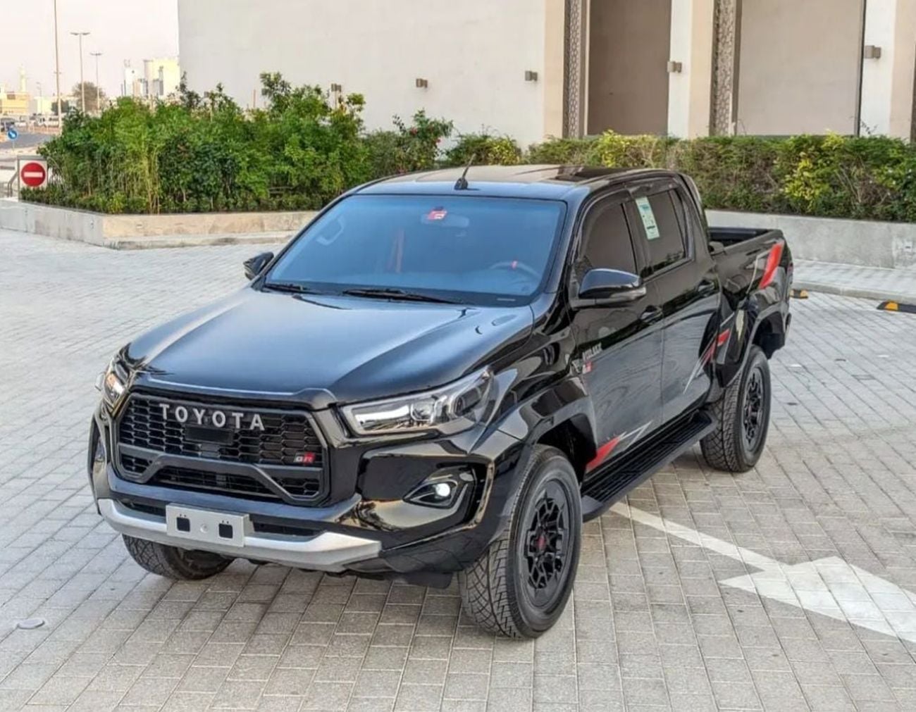 تويوتا هيلوكس Toyota Hilux GR sports 2021Model Facelifted 2025 2.7 v4 petrol Engine Colour Black push start Transm