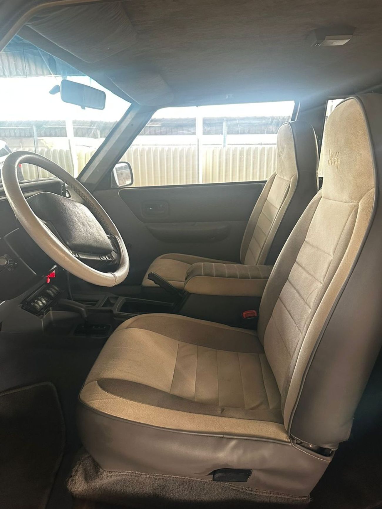 جيب شيروكي جيب شيروكي كوبيه 1996 وارد