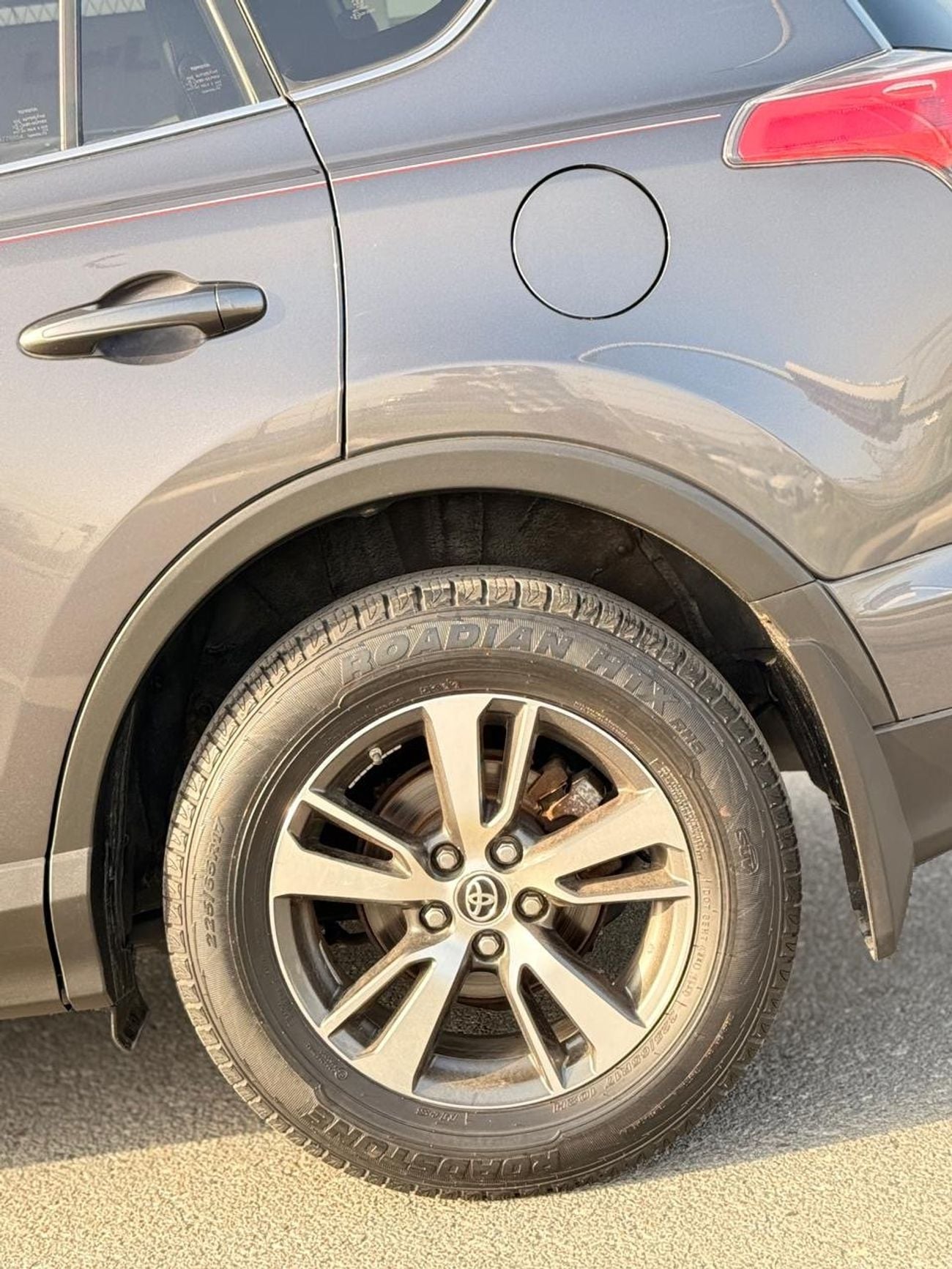 تويوتا راف ٤ XLE // sunroof,, leather seats// full option 2018