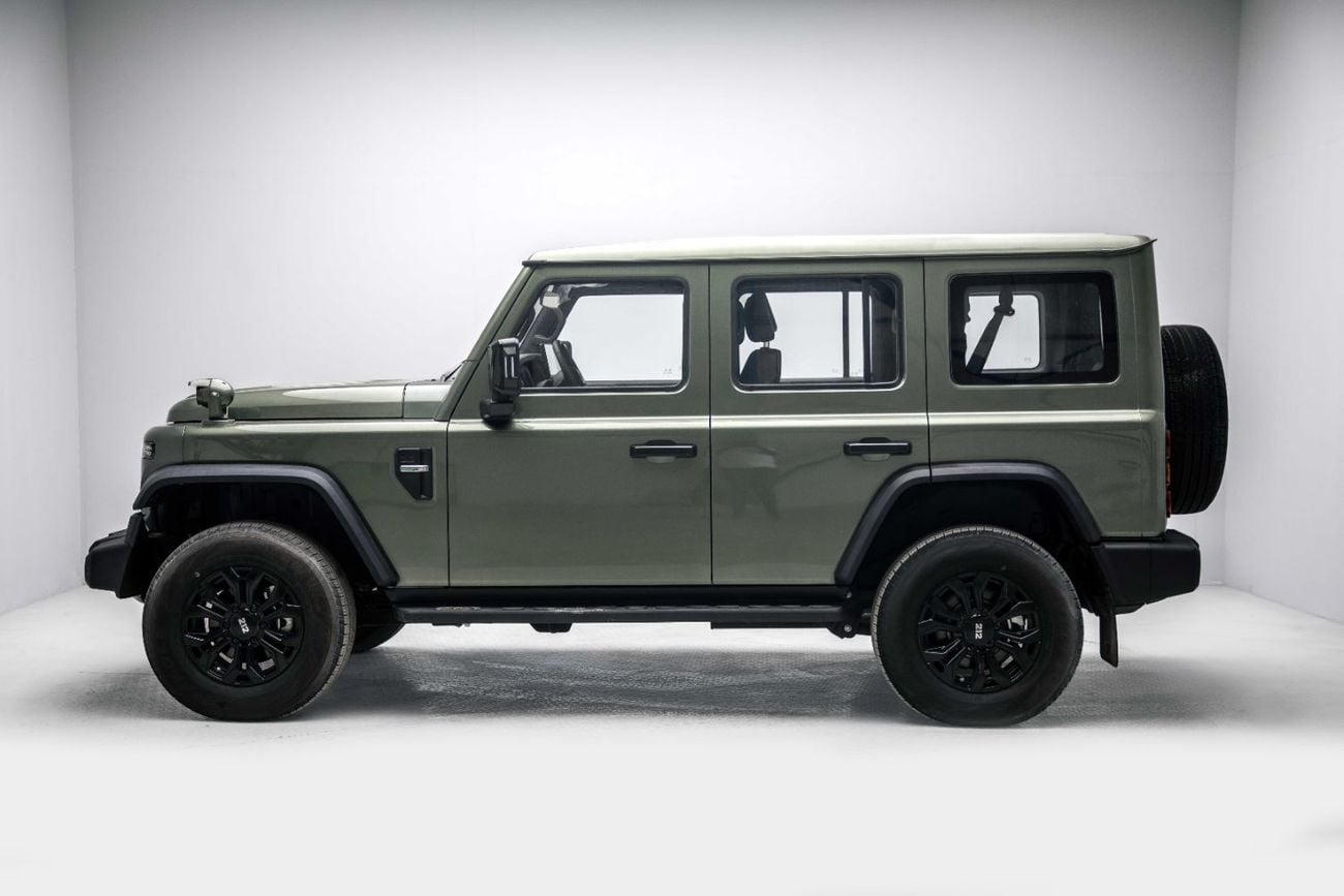 باو 212 T01 ADVENTURER 2.0L - GREEN INSIDE BLACK | EXPORT ONLY