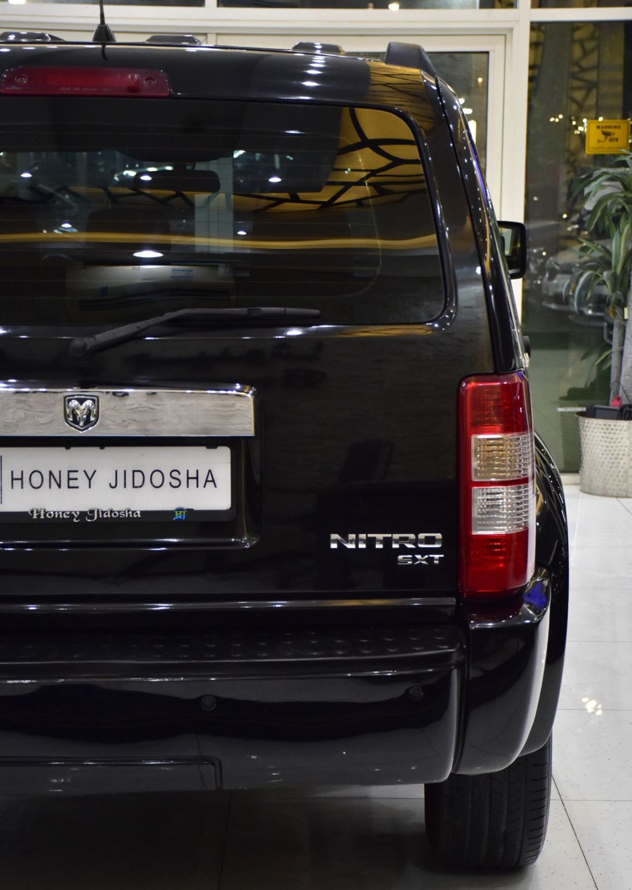 دودج نايترو EXCELLENT DEAL for our Dodge Nitro SXT 4x4 ( 2009 Model ) in Black Color GCC Specs